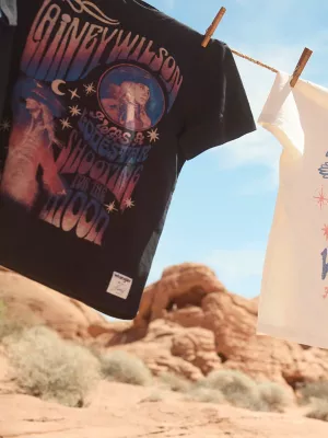 Wrangler x Lainey Wilson Moon Reg Fit Tee in Black