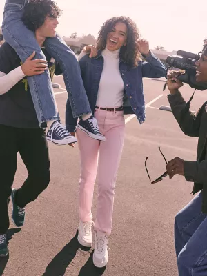 Wrangler x Stranger Things Nancy Jean in Bubble Gum Blush