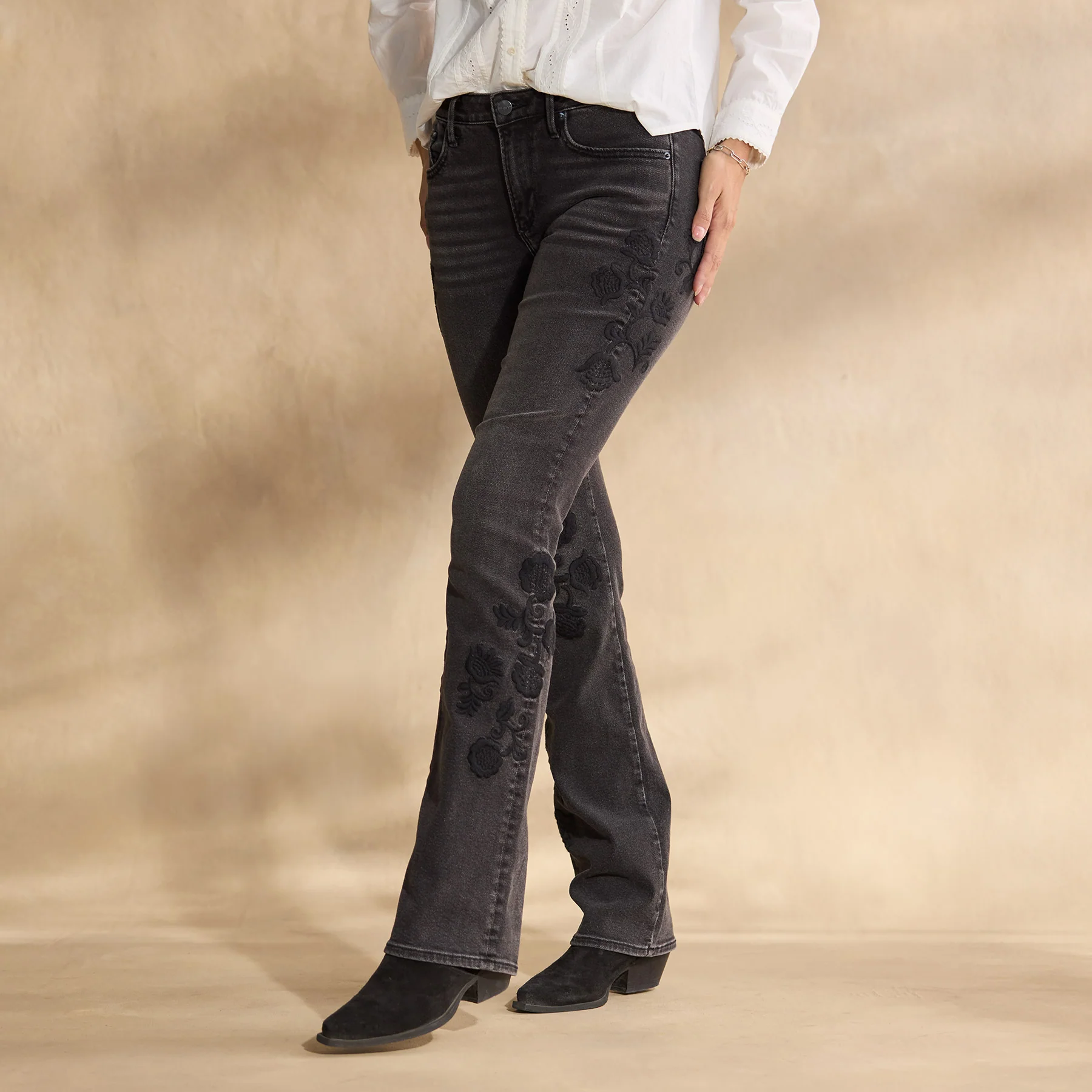 Janis Embroidered Kelly Jeans