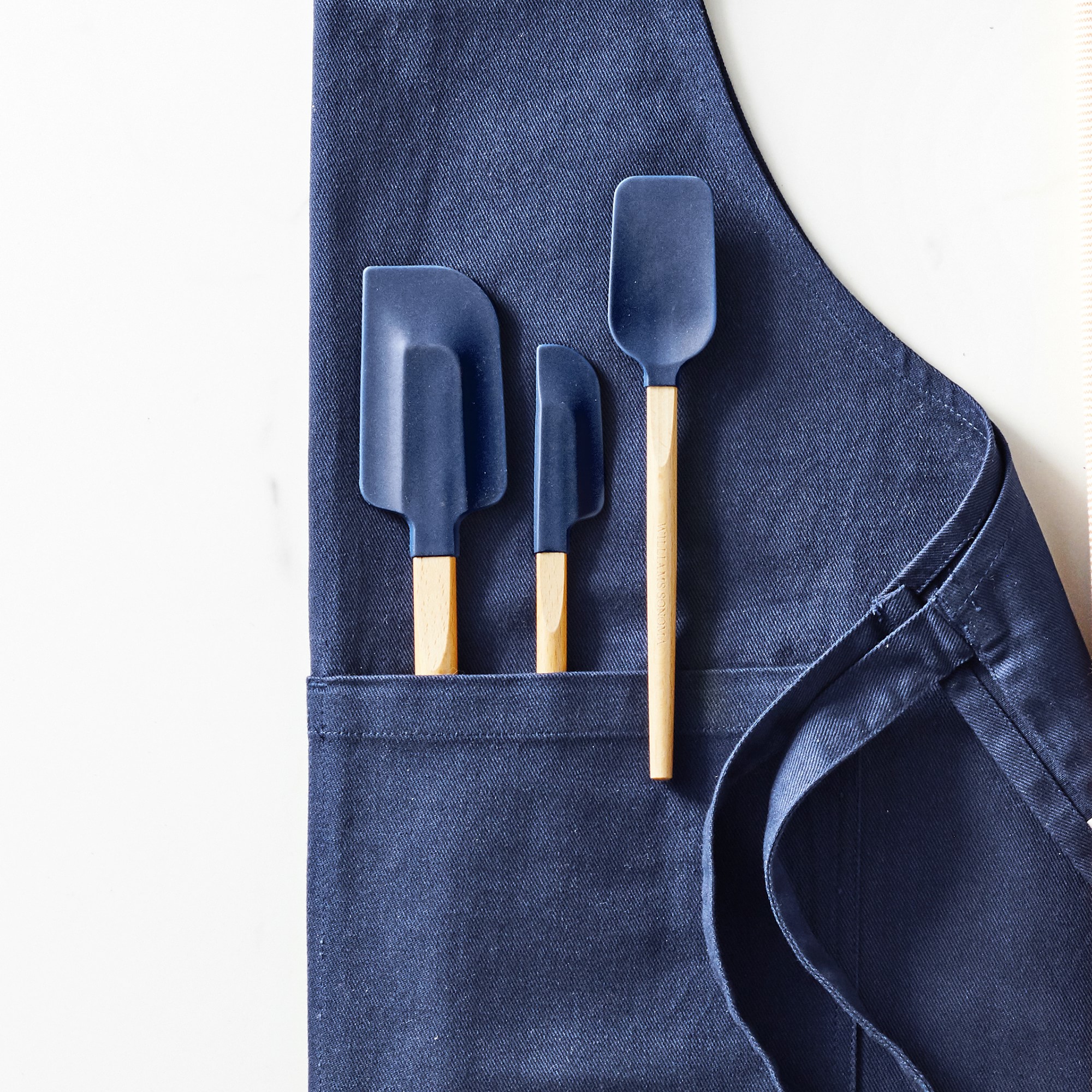 Williams Sonoma Classic Wood Spatula, Navy