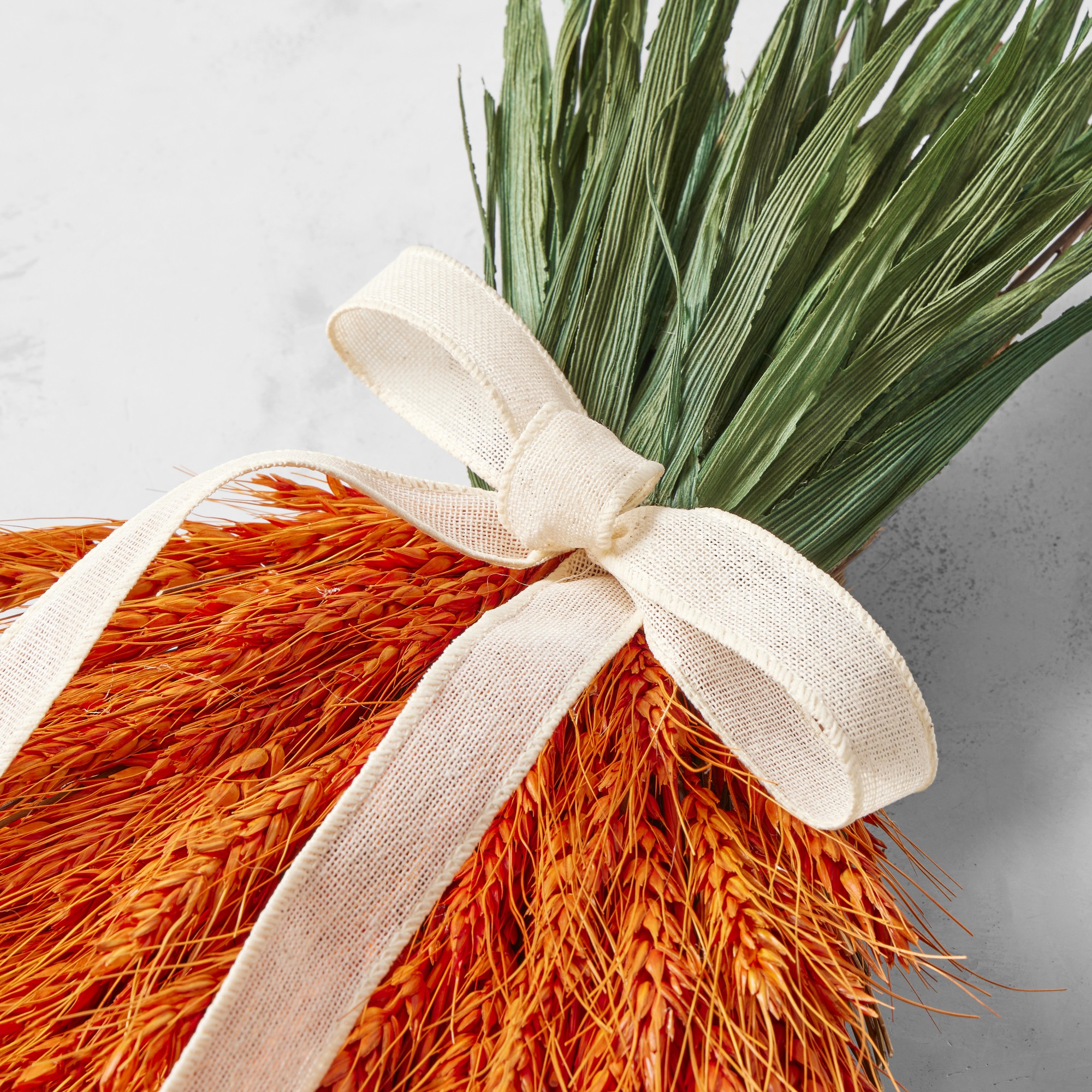 Easter Carrot Live Wreath, 26