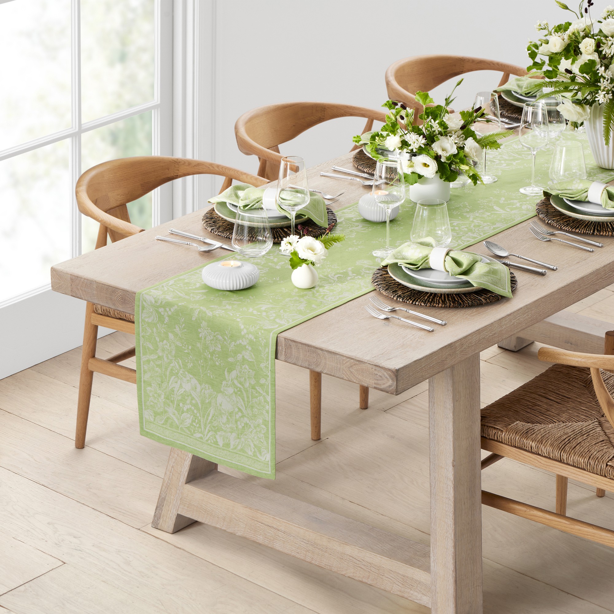 Primavera Jacquard Table Runner