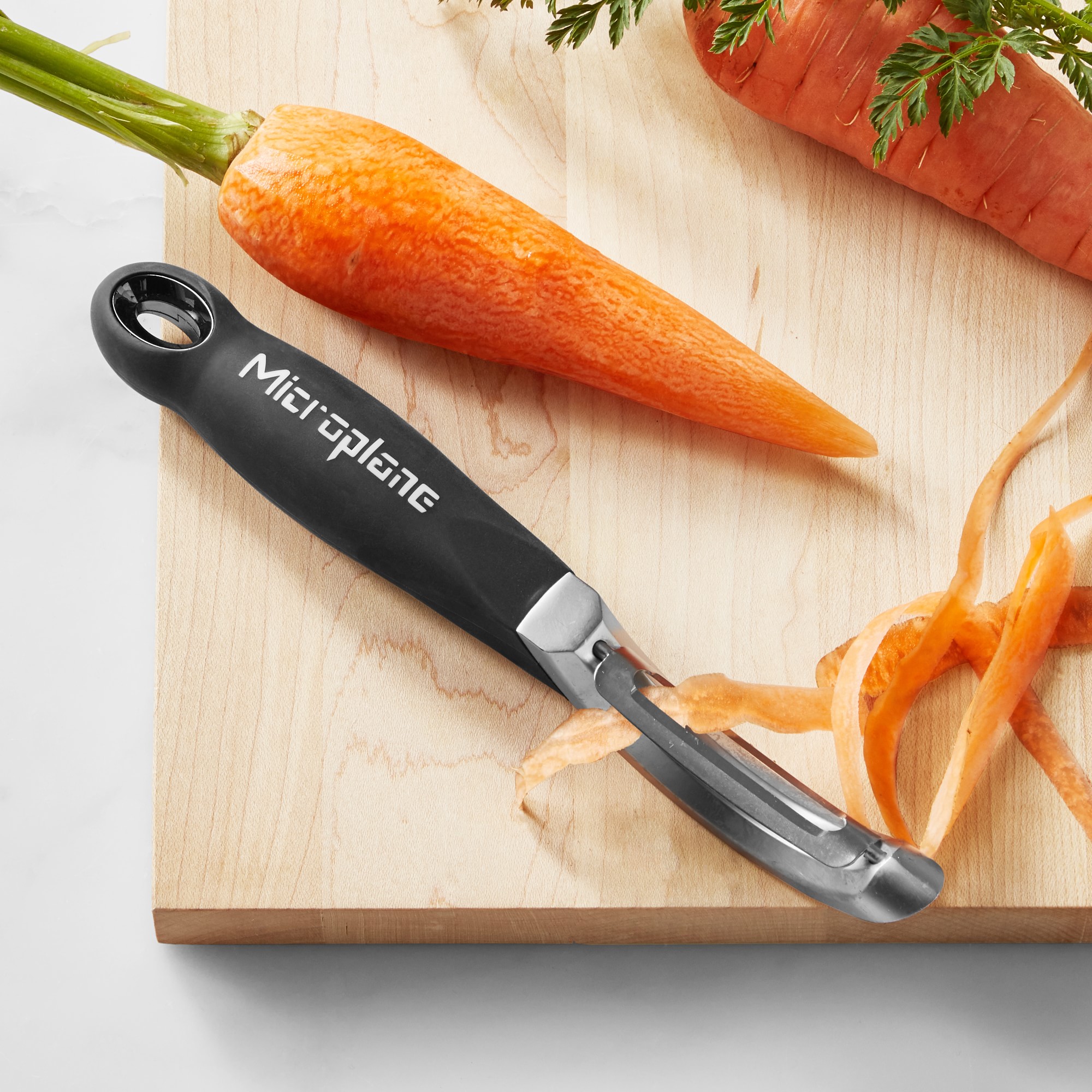 Microplane® Pro Straight Peeler