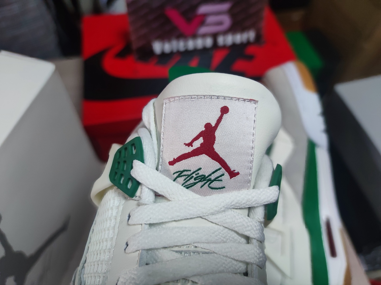 Jordan 4 retro SB Pine Green DR5415-103