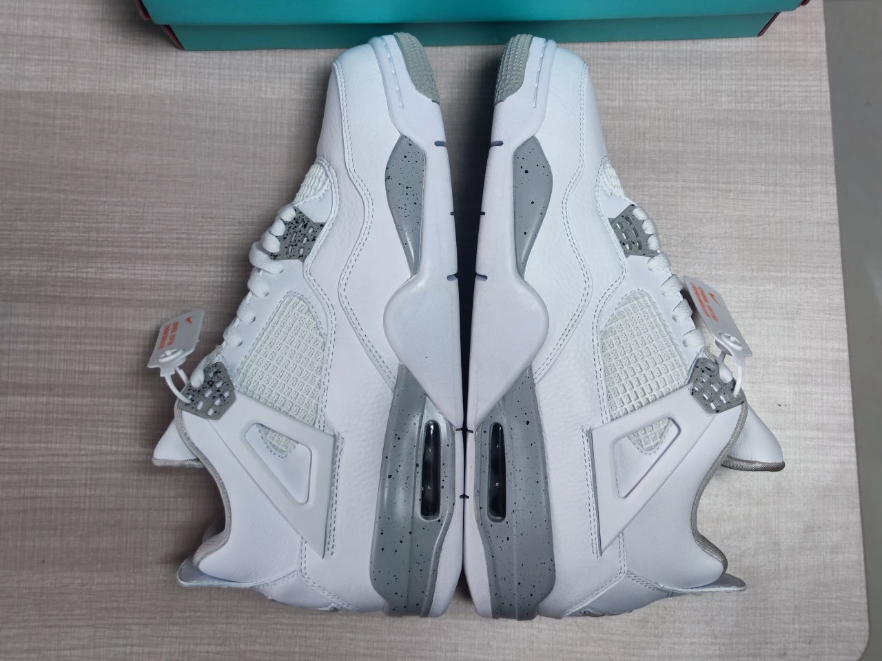 Jordan 4 Retro“White Oreo” CT8527-100