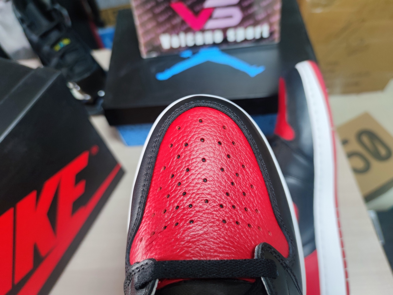 Jordan 1 Retro High Bred Banned 555088-001