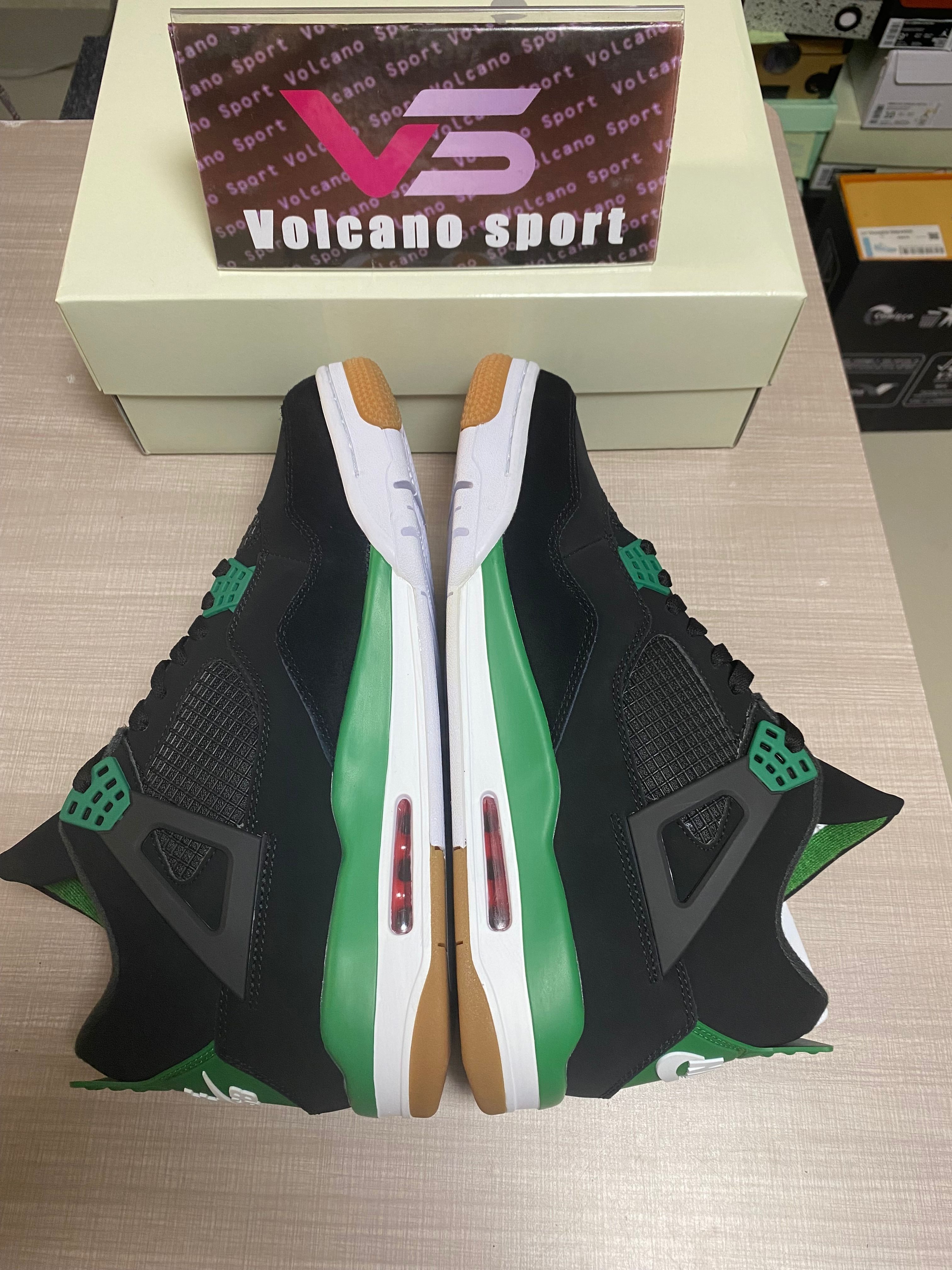 Nike SB Jordan 4 Retro SP