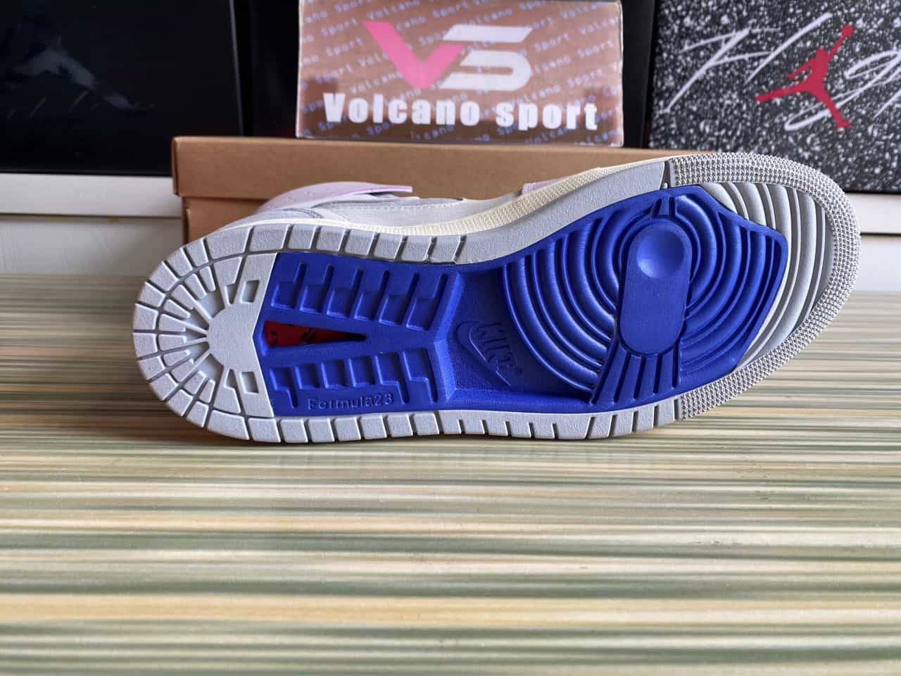 Jordan 1 High Zoom Air CMFT 2 Barely Grape DV1305-005