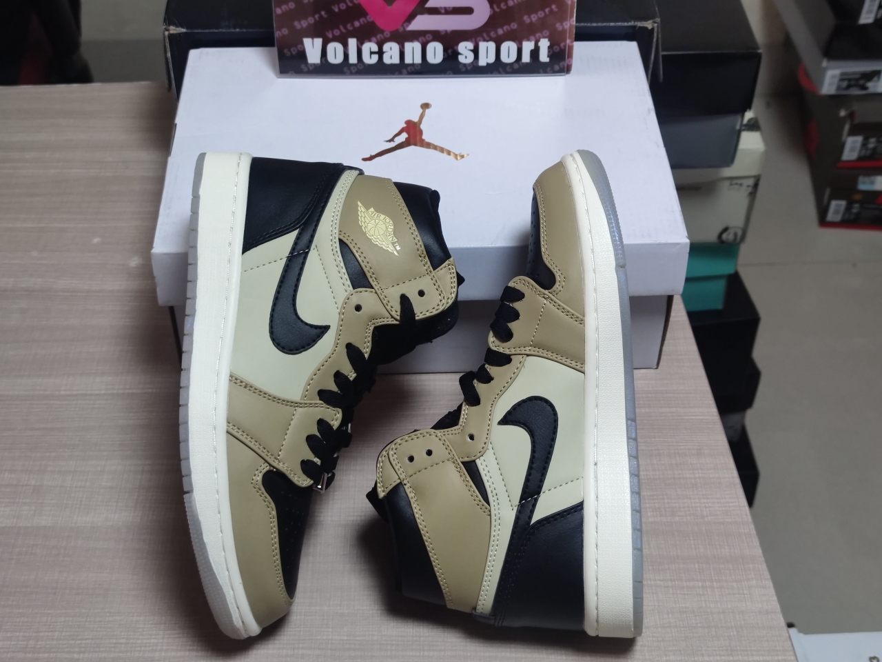 Jordan 1 Retro High Black Mushroom AH7389-003