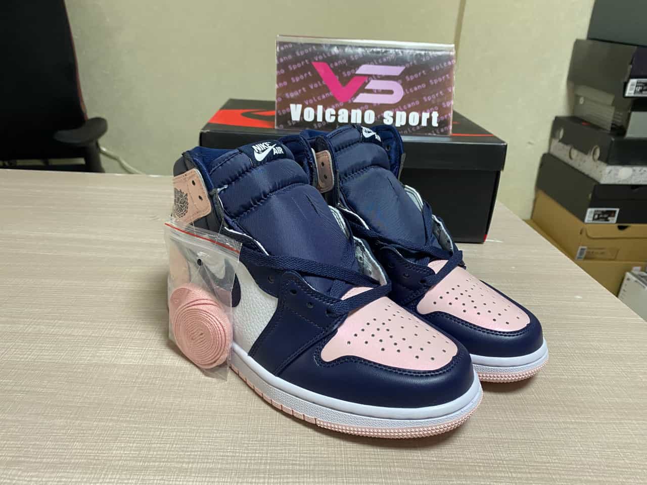 Jordan 1 Retro High OG Atmosphere DD9335-641