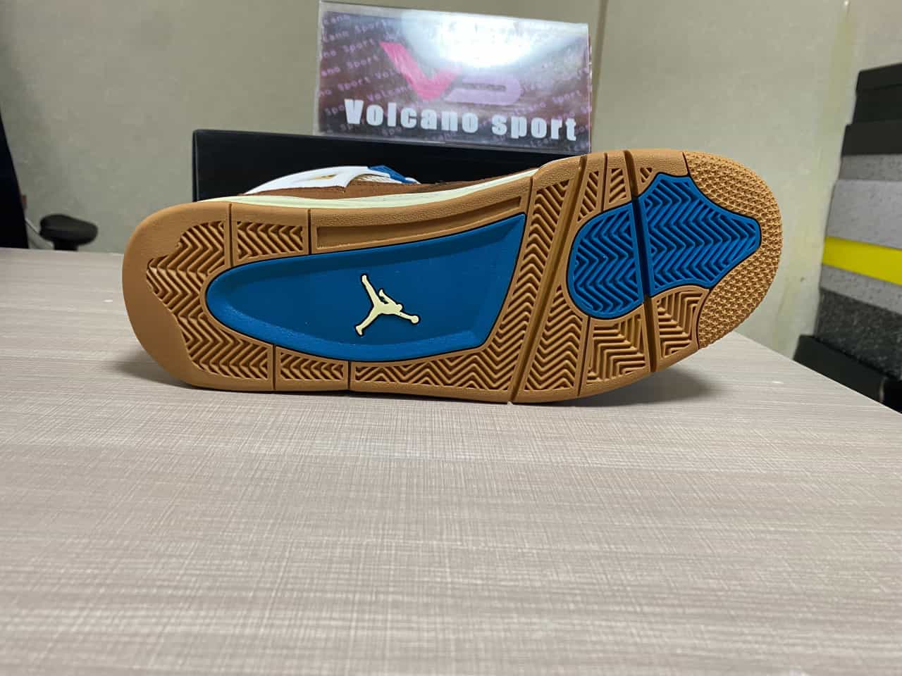 Jordan 4 Retro Cacao Wow FB2214-200