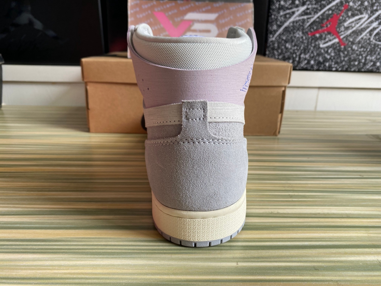 Jordan 1 High Zoom Air CMFT 2 Barely Grape DV1305-005