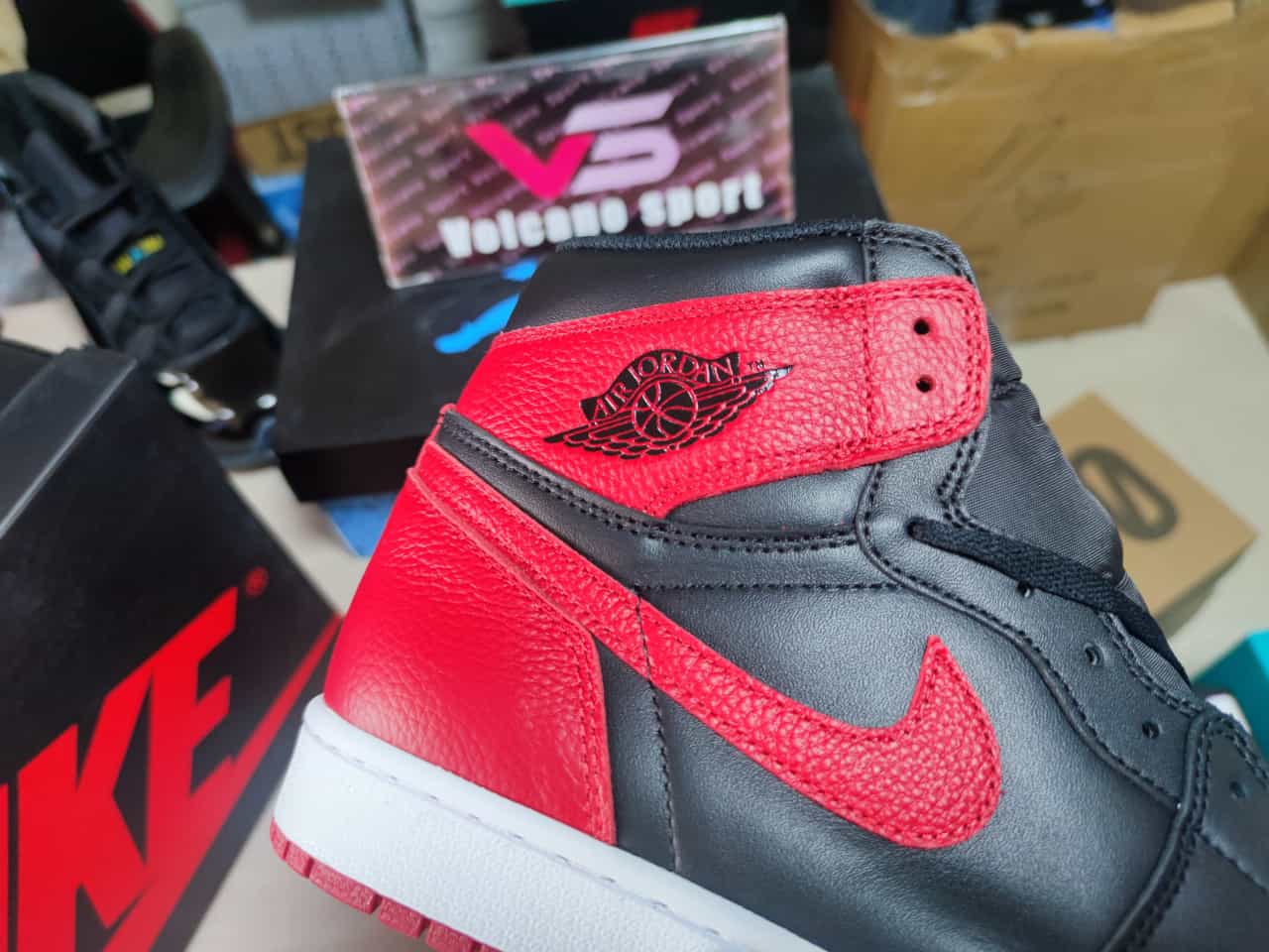Jordan 1 Retro High Bred Banned 555088-001