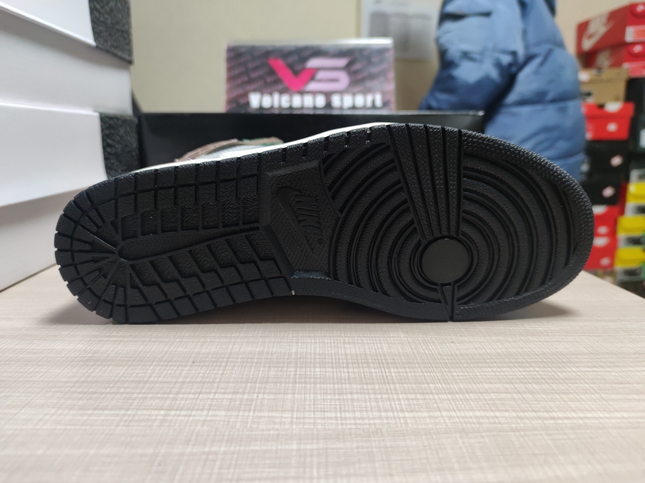 Jordan 1 Retro High OG Hand Crafted DH3097-001