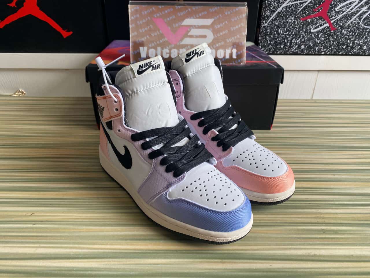 Jordan 1 Retro High OG Skyline DX0054-805