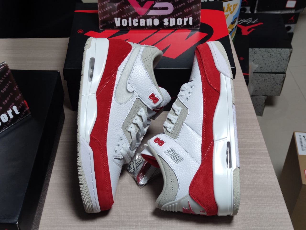 Jordan 3 Retro Tinker White University Red CJ0939 100