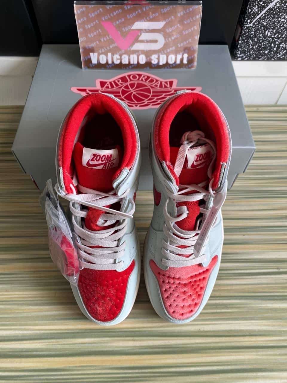 Jordan 1 High Zoom Air CMFT 2 Valentine's Day DV1304-106