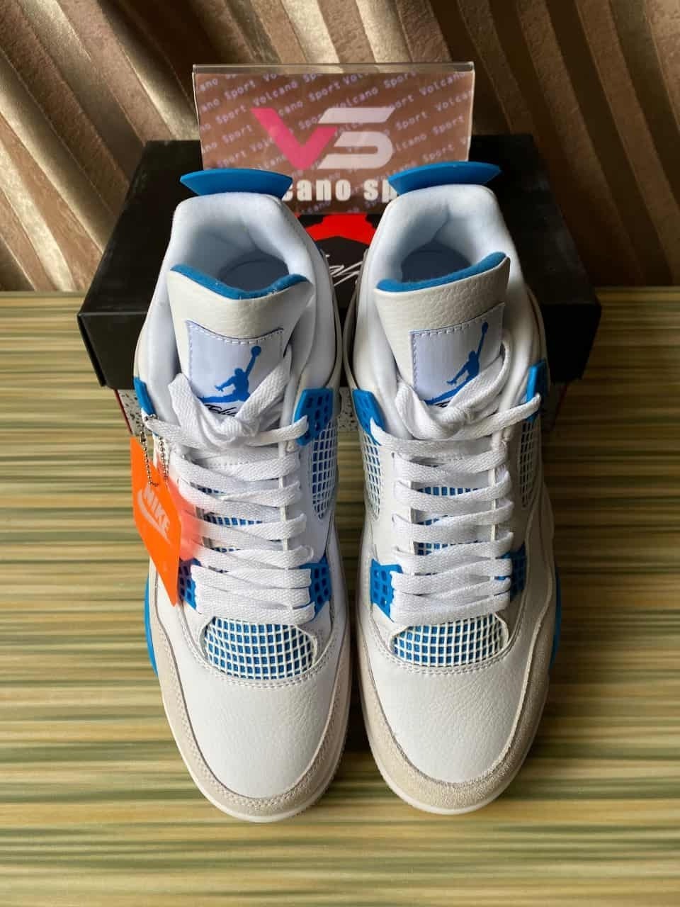 Jordan 4 Retro military blue FV5029-141