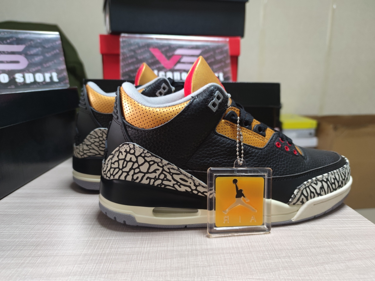 Jordan 3 Retro Black Cement Gold CK9246 067