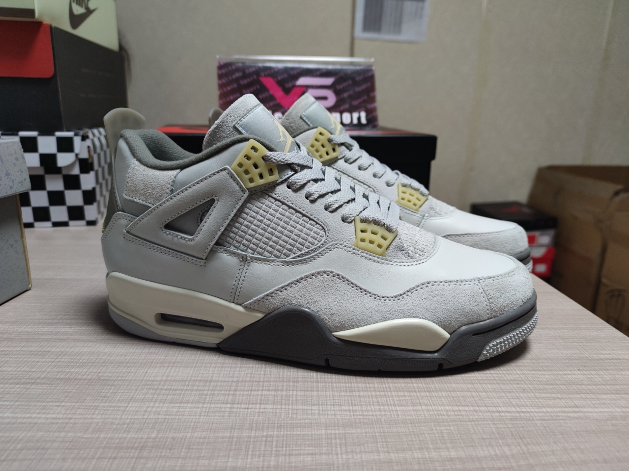 Jordan 4 Retro SE Craft Photon Dust DV3742 021