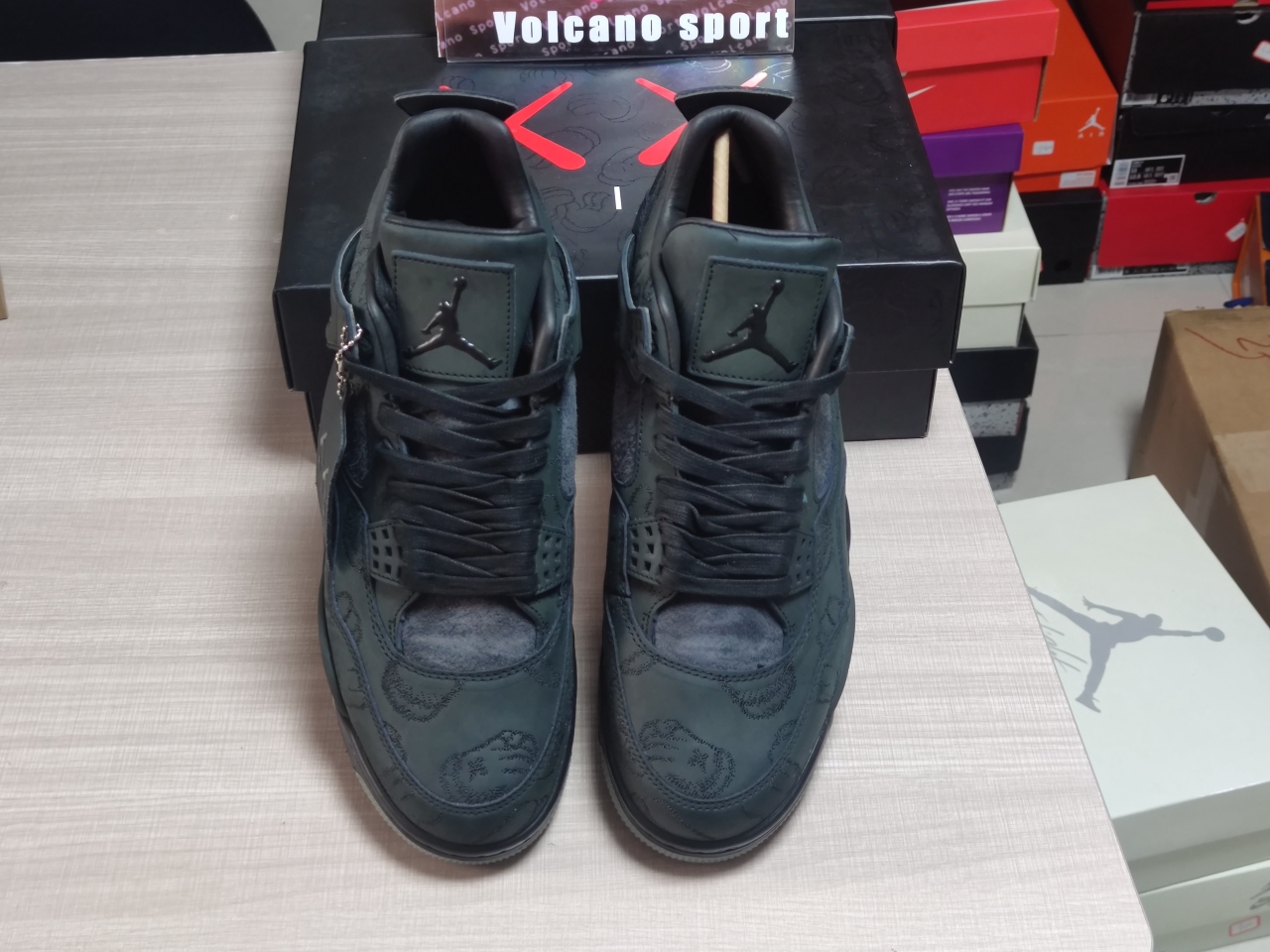 Jordan 4 Retro Kaws Black 930155-001
