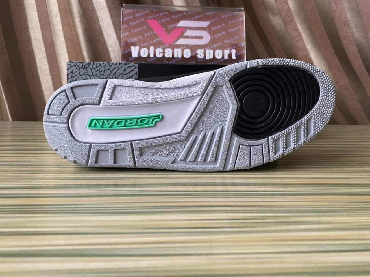 Jordan 3 Retro Green Glow CT8532-031