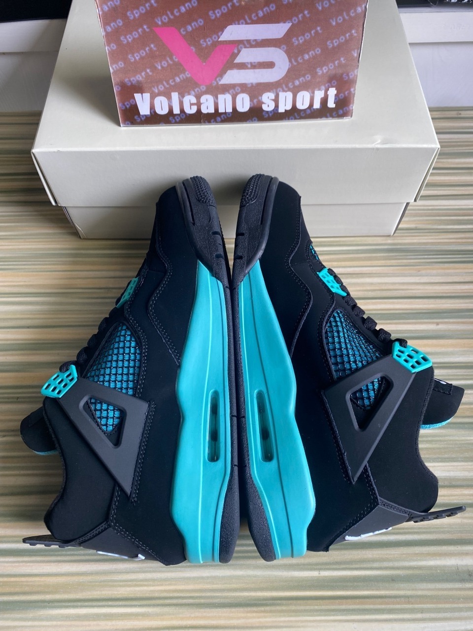 Jordan 4 XTiffany Black and Green BQ7669-132