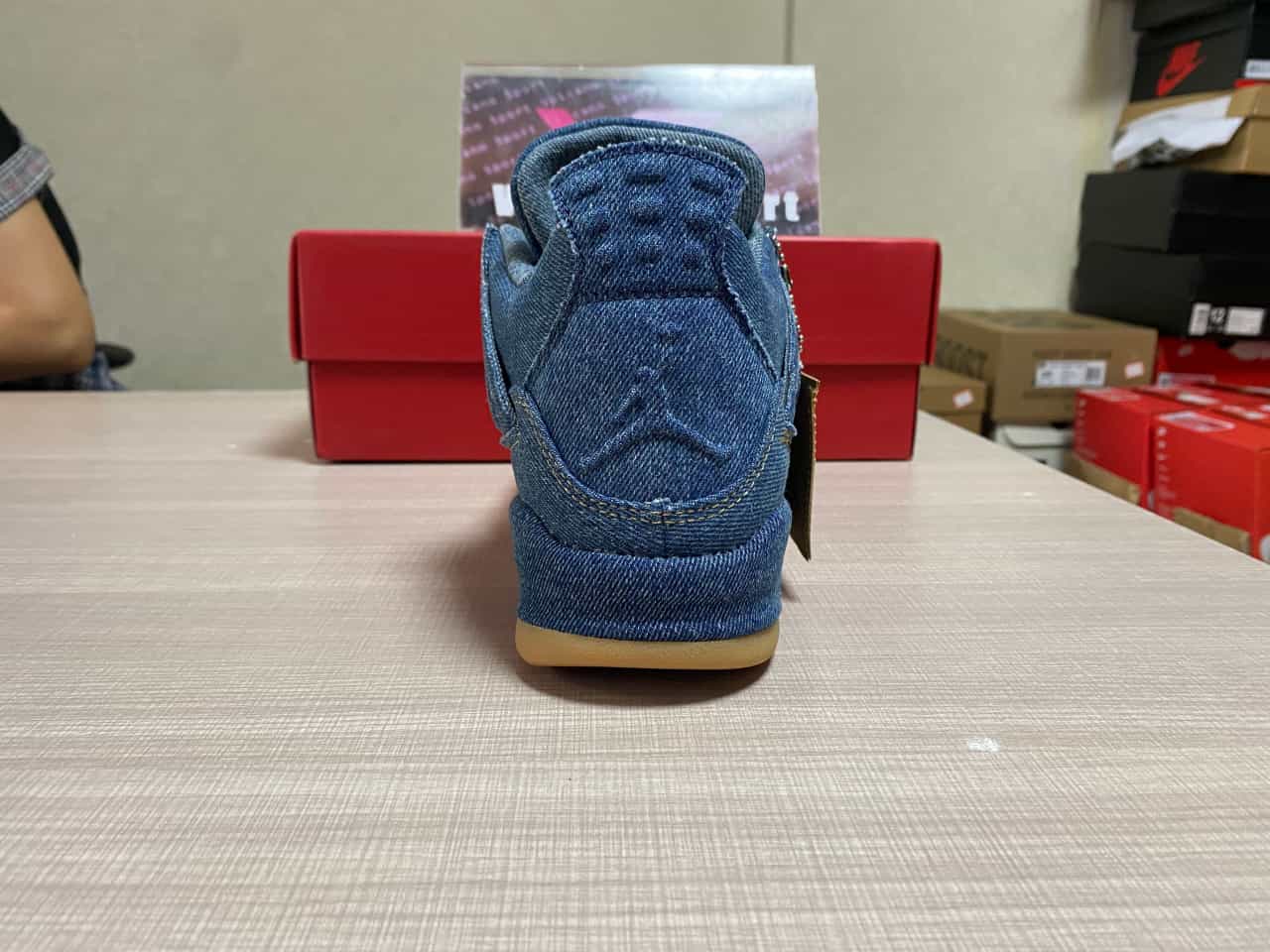 Jordan 4 Retro Levi's Denim AO2571-401