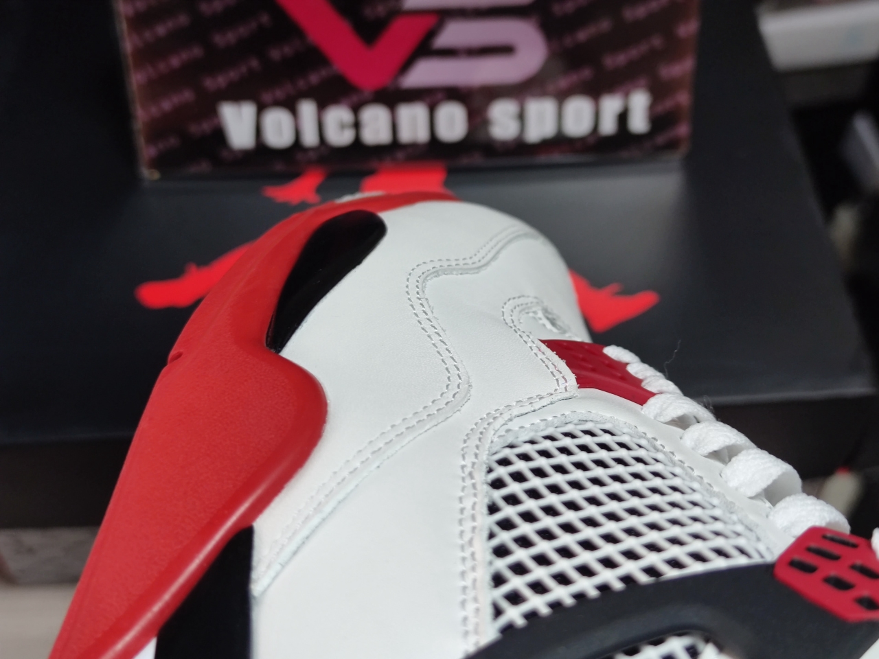 Jordan 4 Retro Fire Red DC7770-160