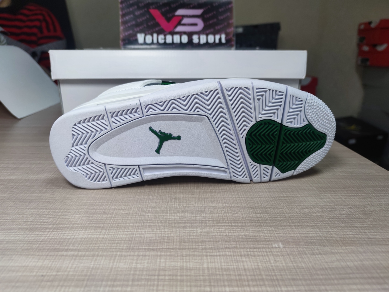 Jordan 4 Retro Metallic Green CT8527-113