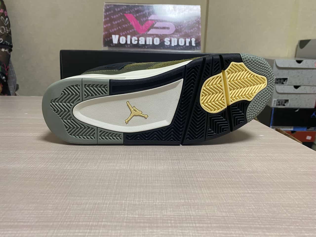 Jordan 4 Retro SE Craft Medium Olive FB9927-200