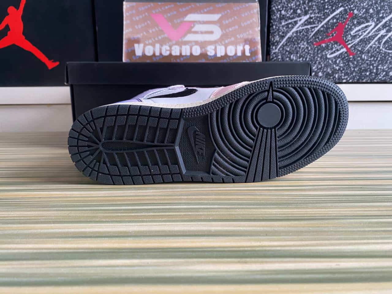 Jordan 1 Retro High OG Skyline DX0054-805