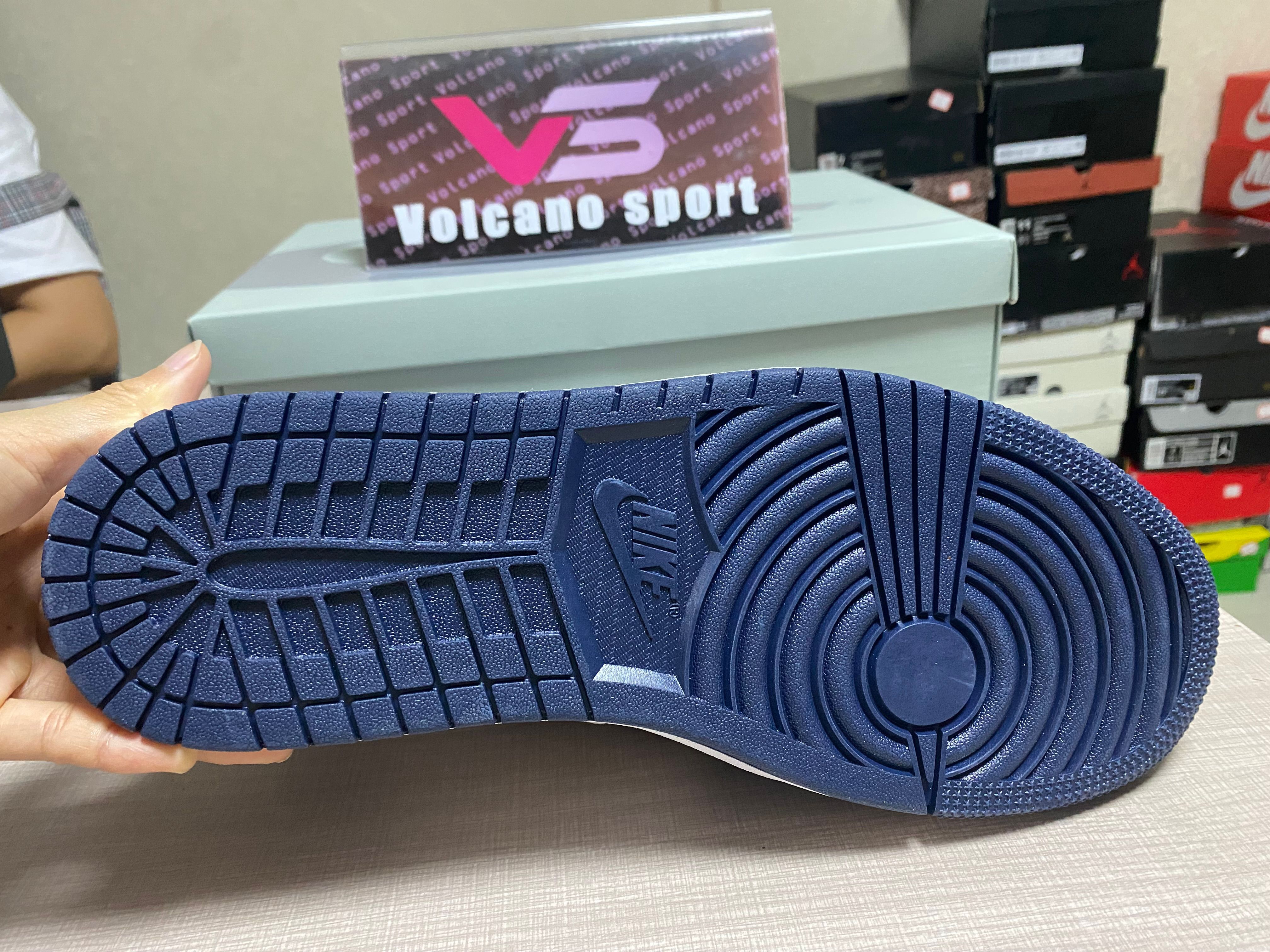 Jordan 1 Retro High OG Japan Navy (2001) DC1788-100