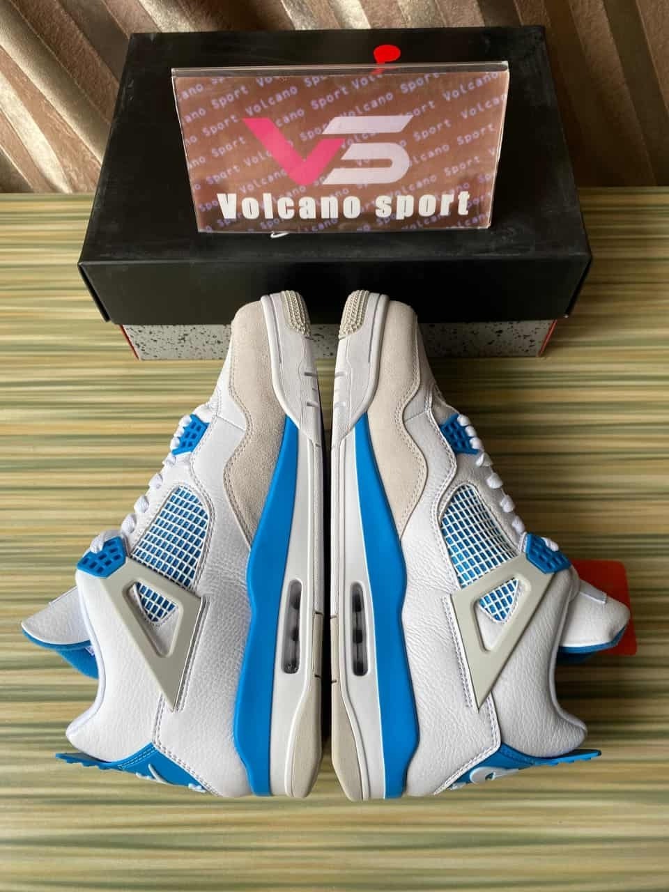 Jordan 4 Retro military blue FV5029-141