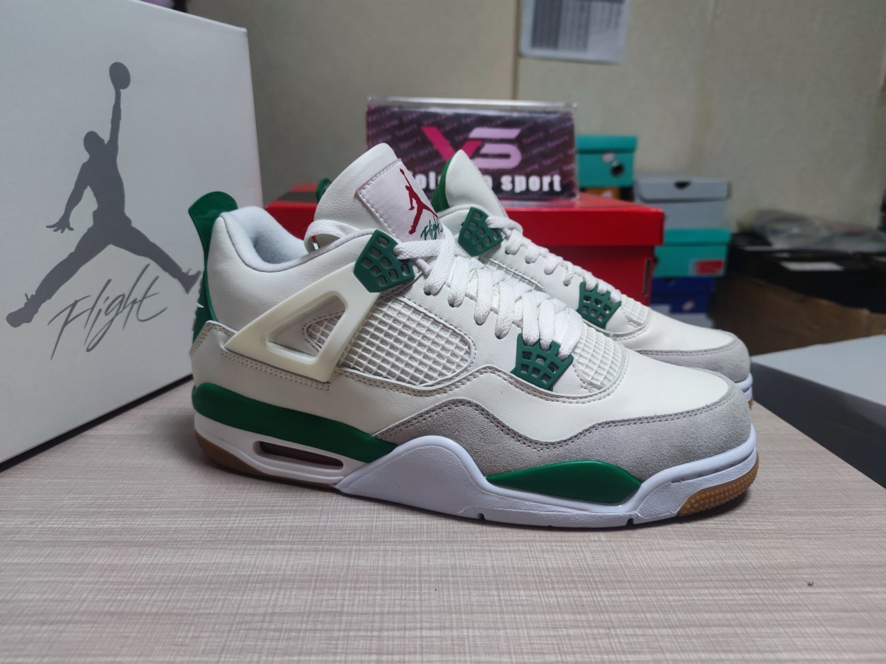 Jordan 4 retro SB Pine Green DR5415-103