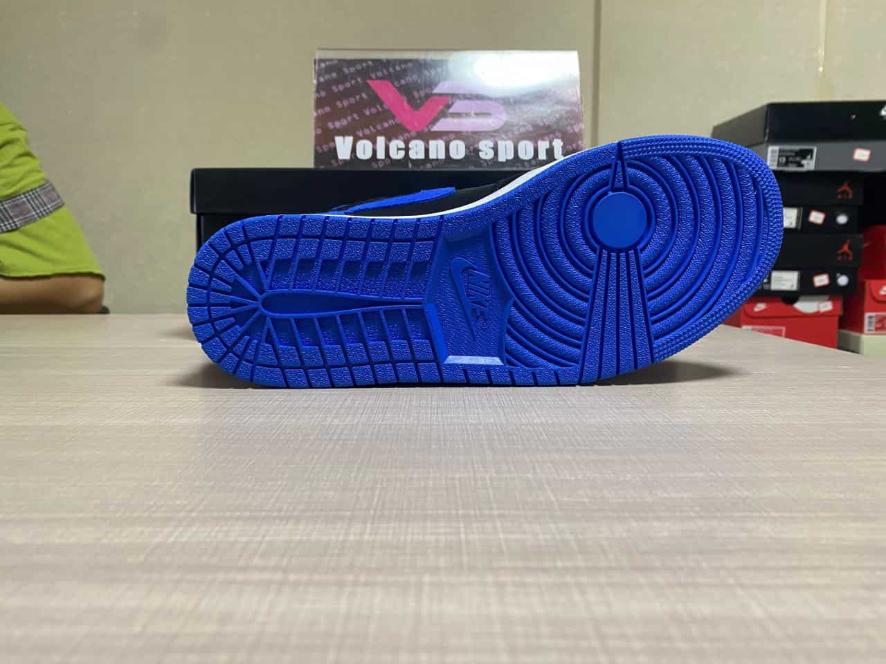 Jordan 1 Retro High OG Royal Reimagined DZ5485-042