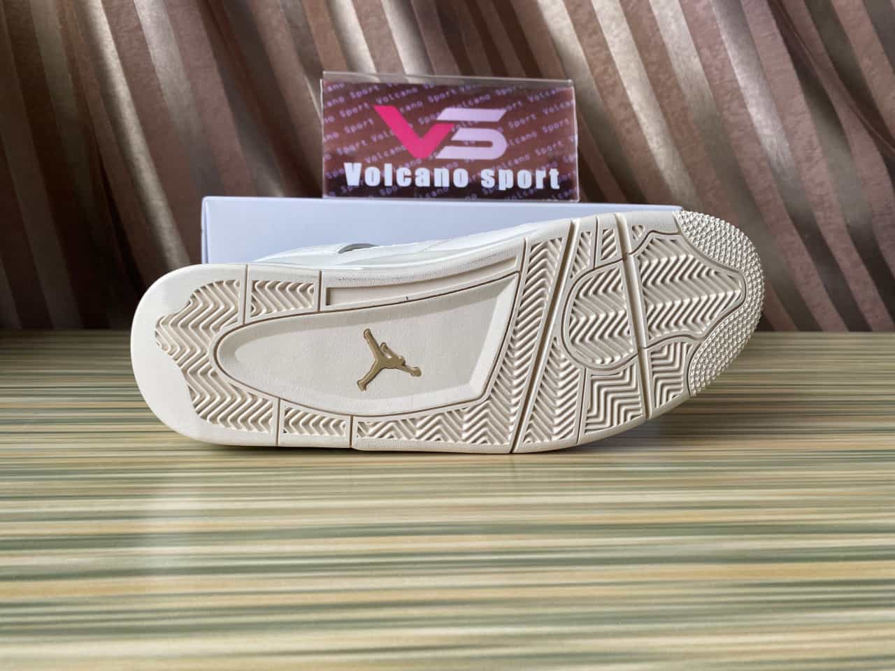 Air Jordan 4 “Metallic Gold” AQ9129-170