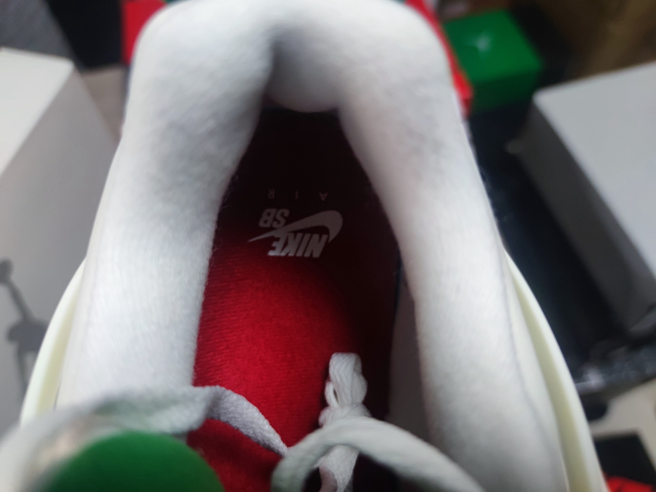 Jordan 4 retro SB Pine Green DR5415-103