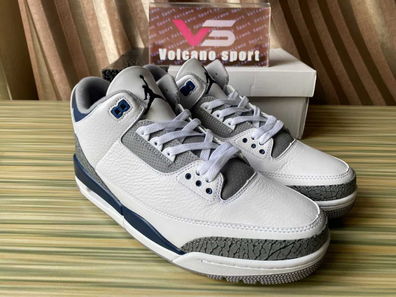 Jordan 3 Retro Midnight Navy CT8532-140