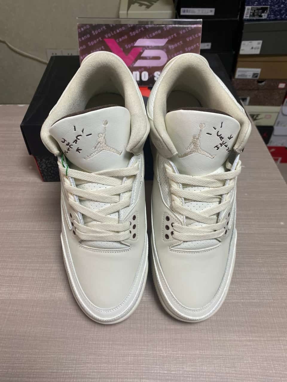 Jordan 3 x Travis Scott TS 136064-668