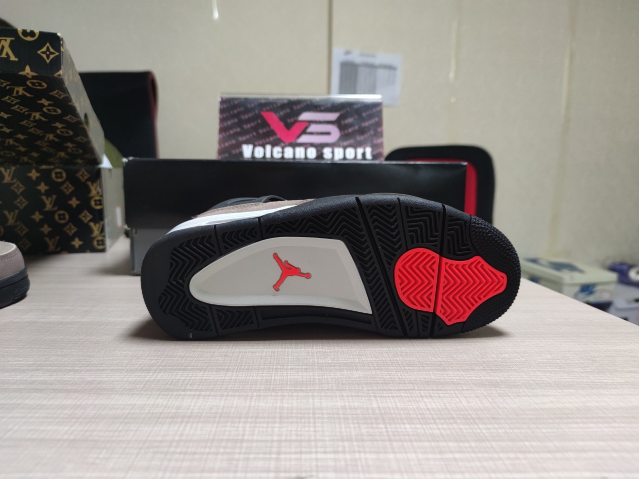 Jordan 4 Retro Taupe Haze