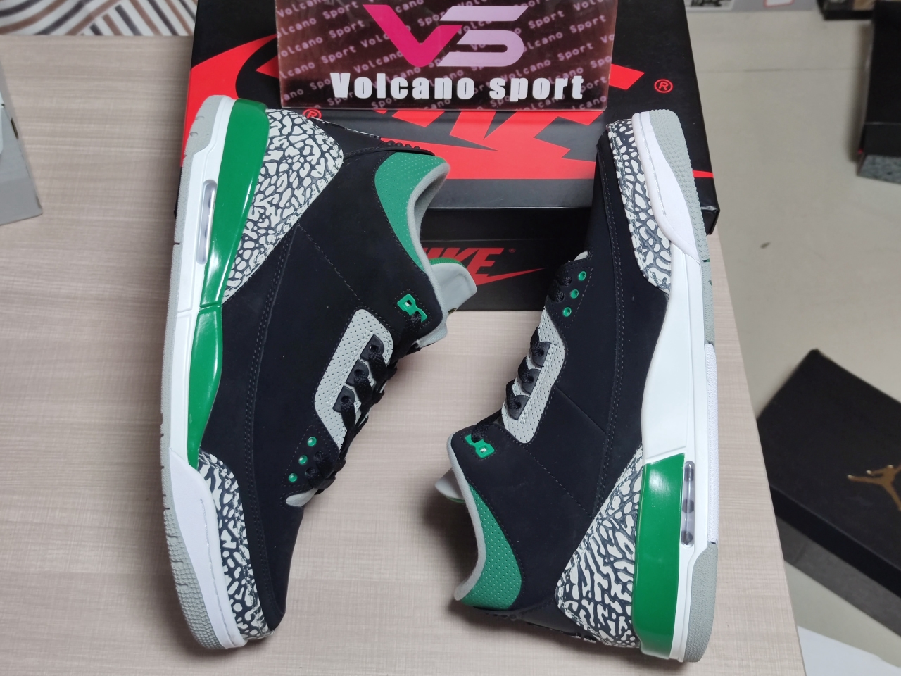 Jordan 3 Retro Pine Green CT8532-030