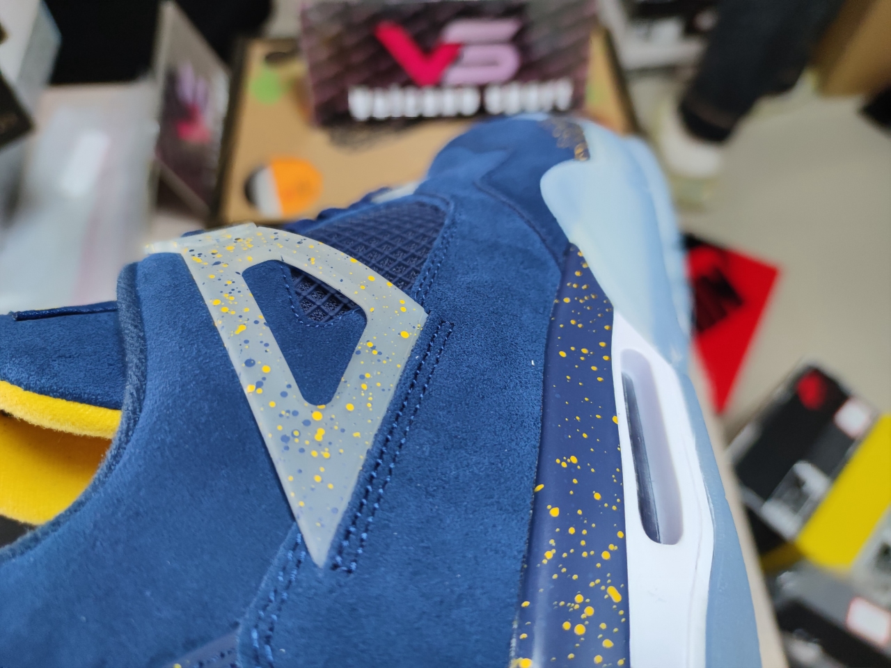 Jordan 4 Retro Michigan AJ4 1036660