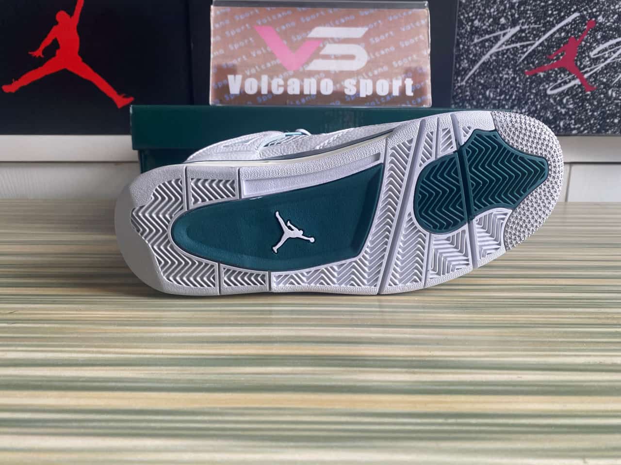 Jordan 4 Retro Oxidized Green FQ8138-103