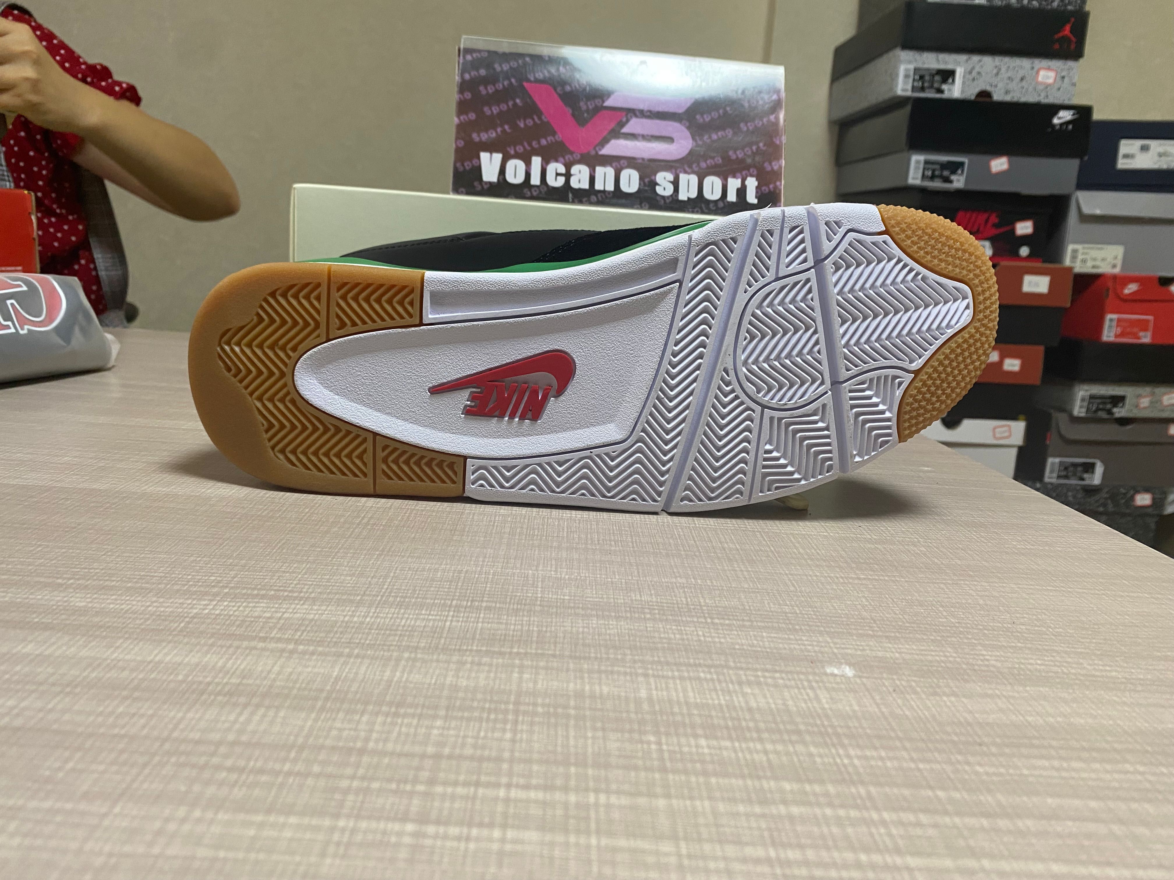 Nike SB Jordan 4 Retro SP