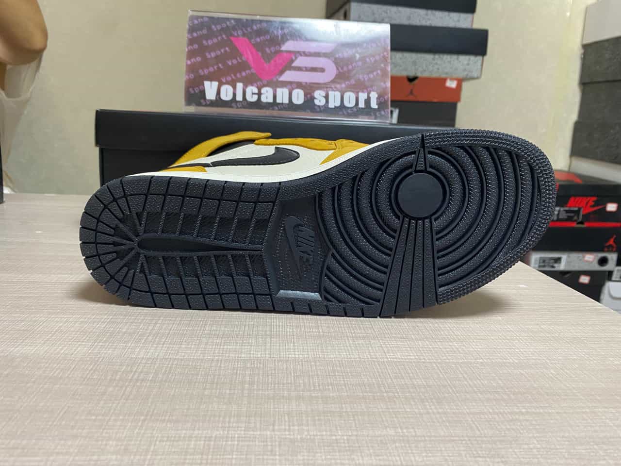 Jordan 1 Retro High Rookie of the Year 555088-700