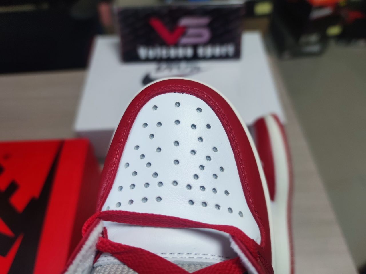 Jordan 1 Retro High OG Varsity Red DJ4891 061