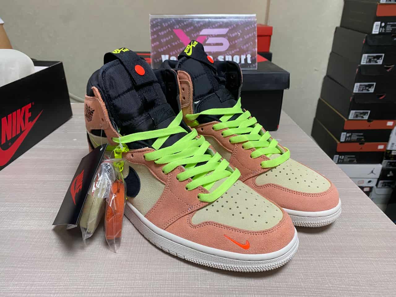Jordan 1 High Switch Peach CW6576-800