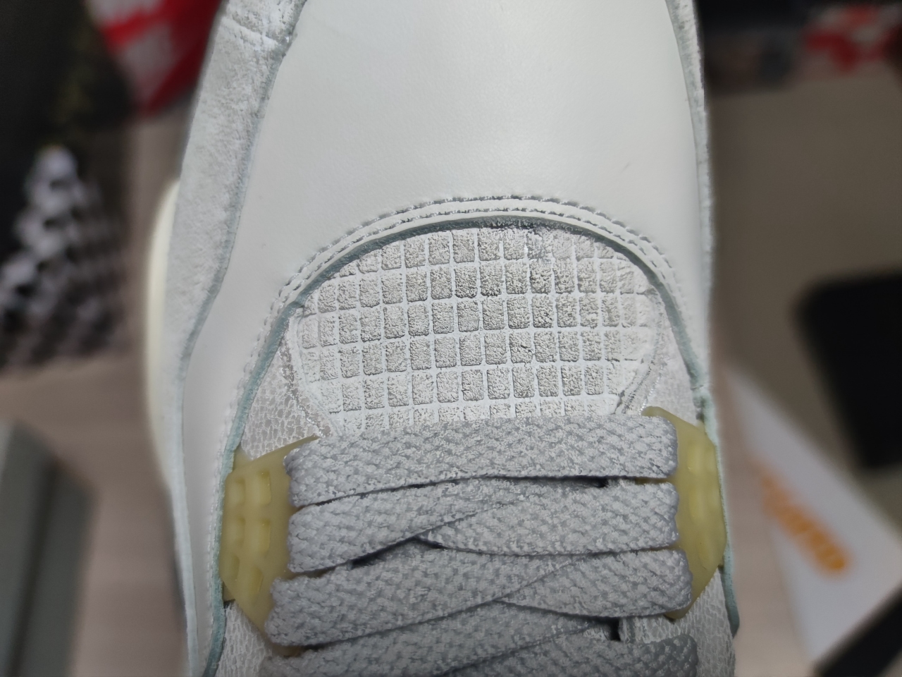 Jordan 4 Retro SE Craft Photon Dust DV3742 021