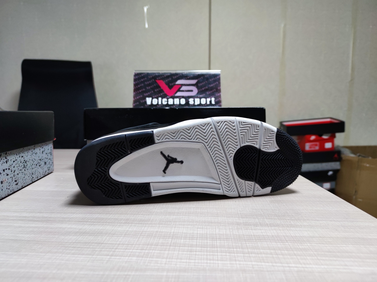 Jordan 4 Retro Royalty 308497 032